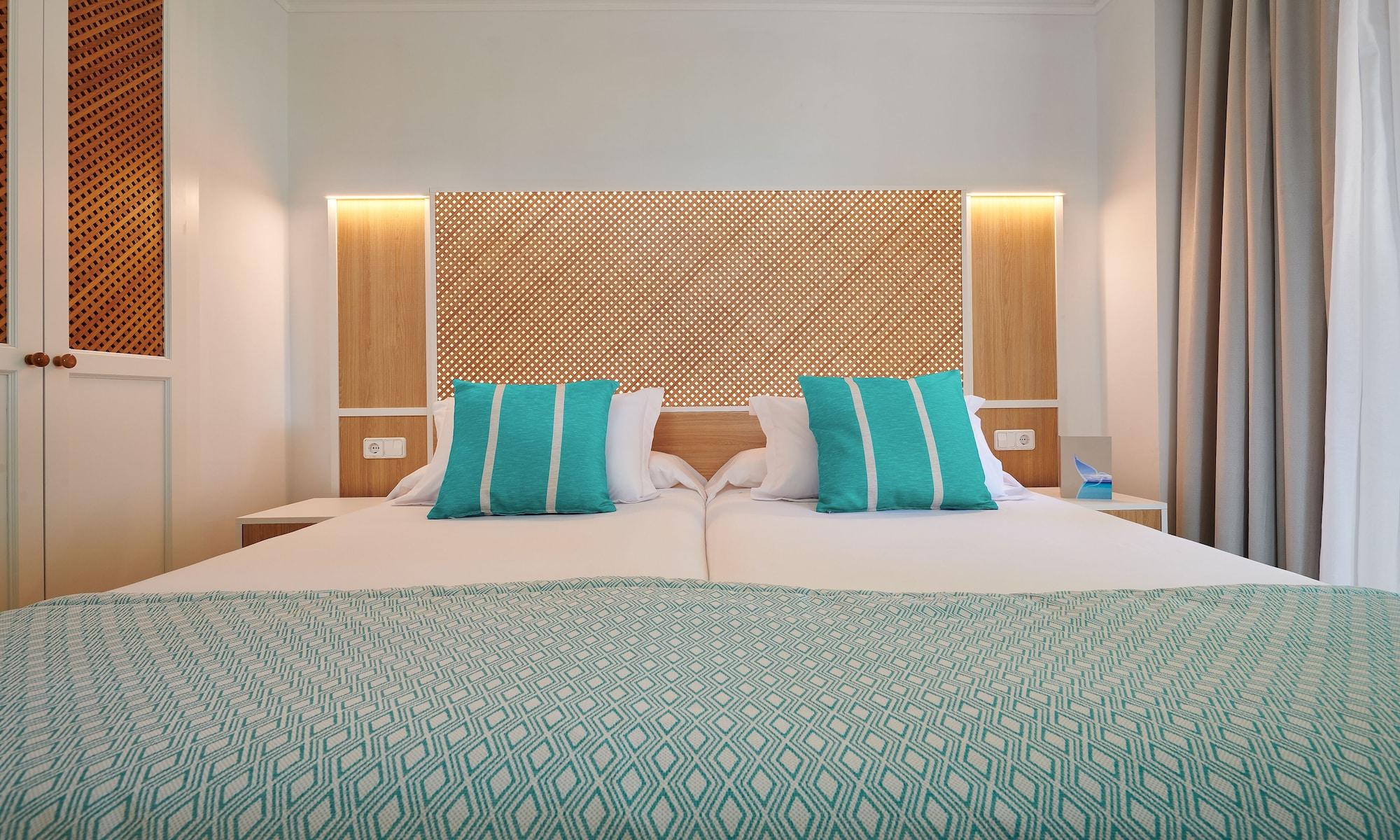 Grupotel Club Turquesa Mar Ciutadella  Ngoại thất bức ảnh