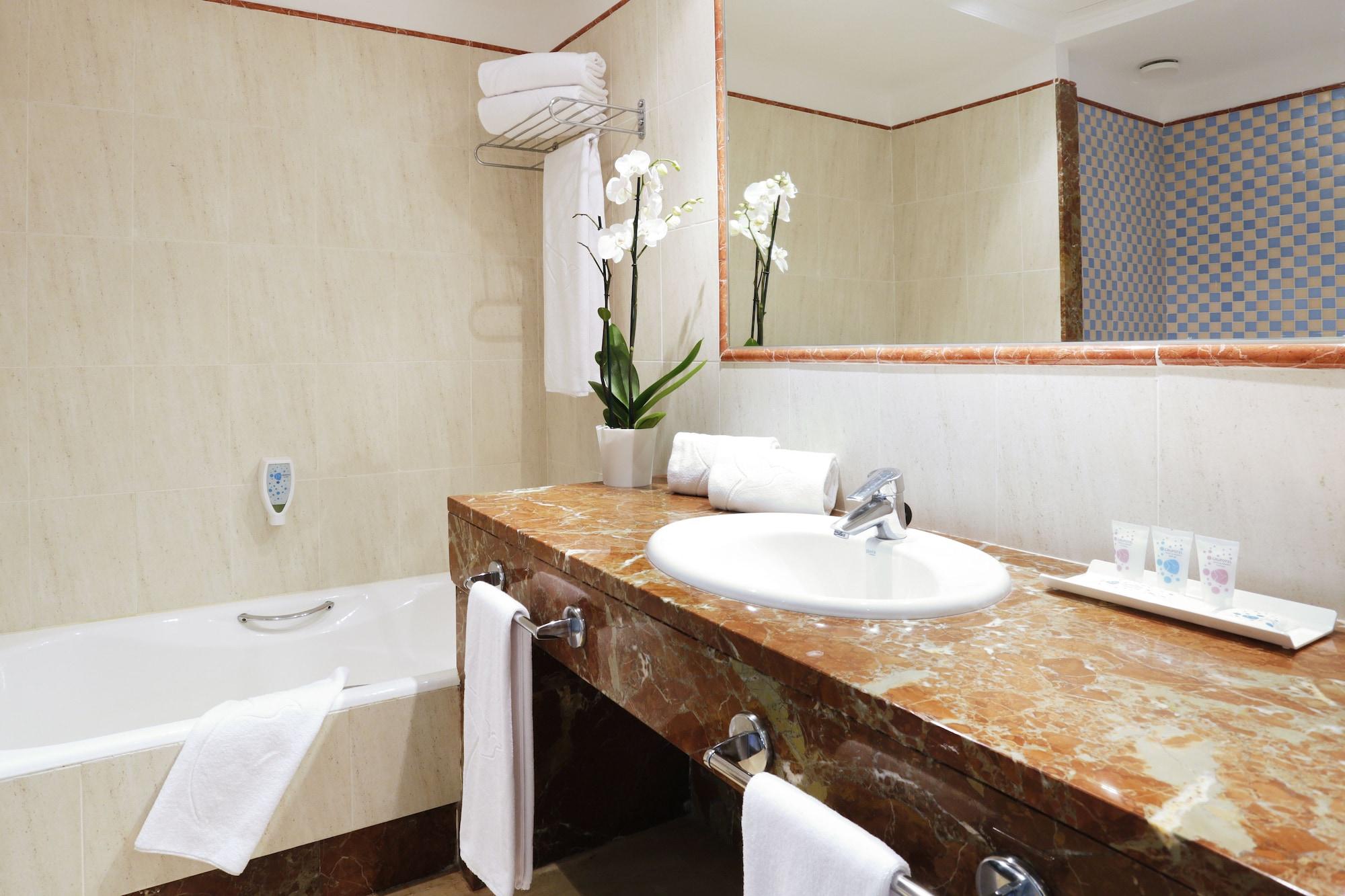 Grupotel Club Turquesa Mar Ciutadella  Ngoại thất bức ảnh